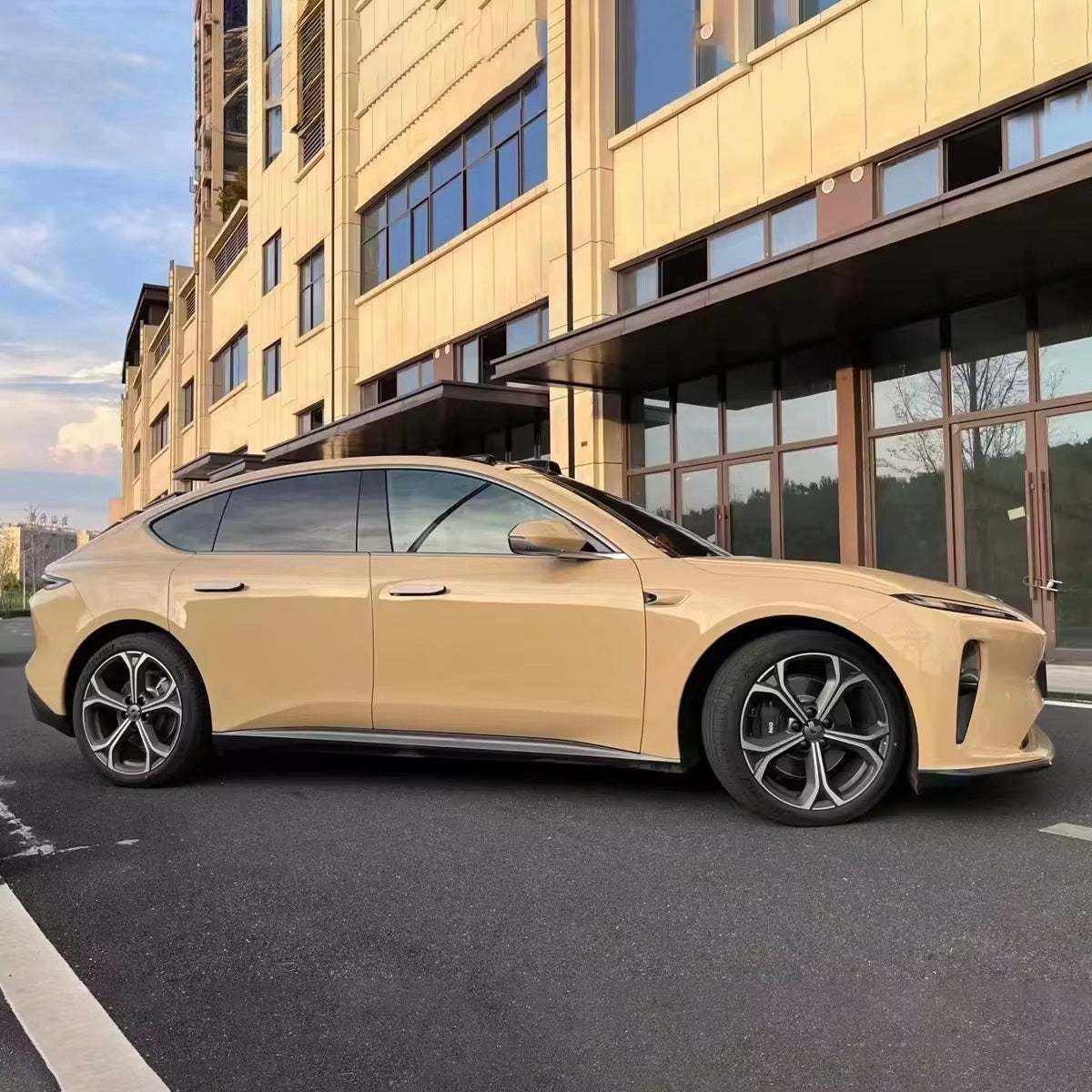 Glossy Desert Yellow